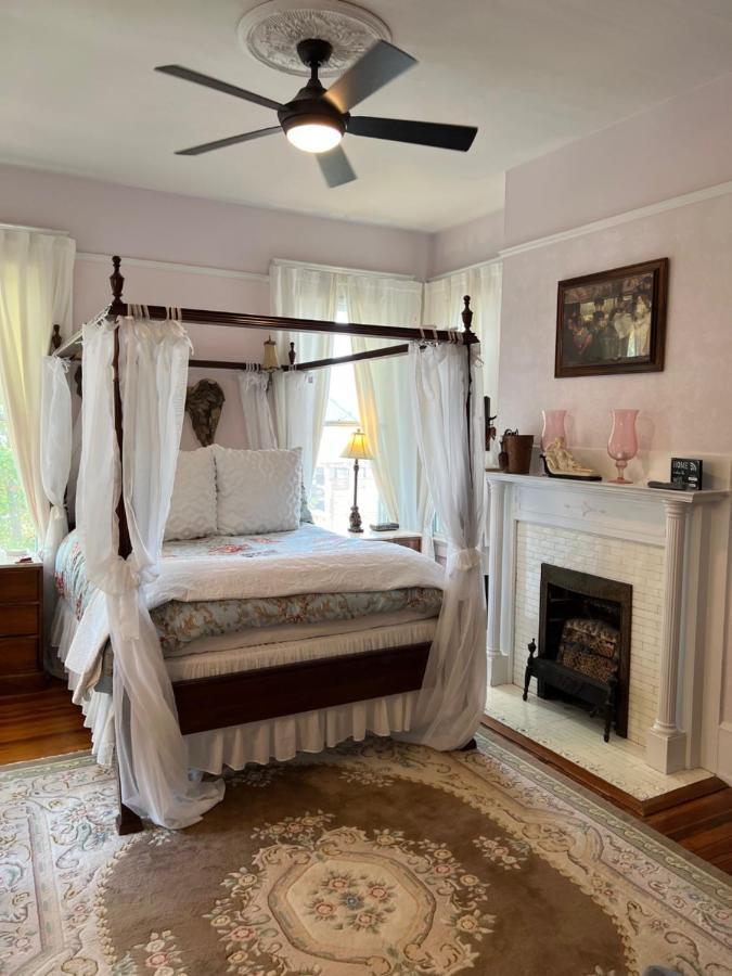Hoyt House Luxury Bed & Breakfast 费南迪纳比奇 外观 照片