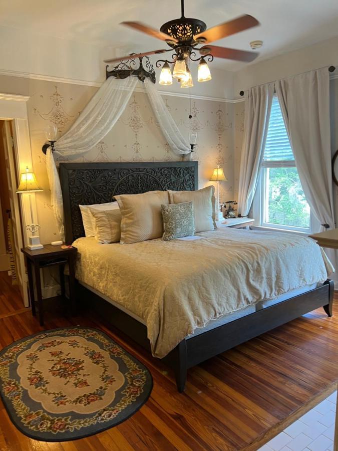 Hoyt House Luxury Bed & Breakfast 费南迪纳比奇 外观 照片